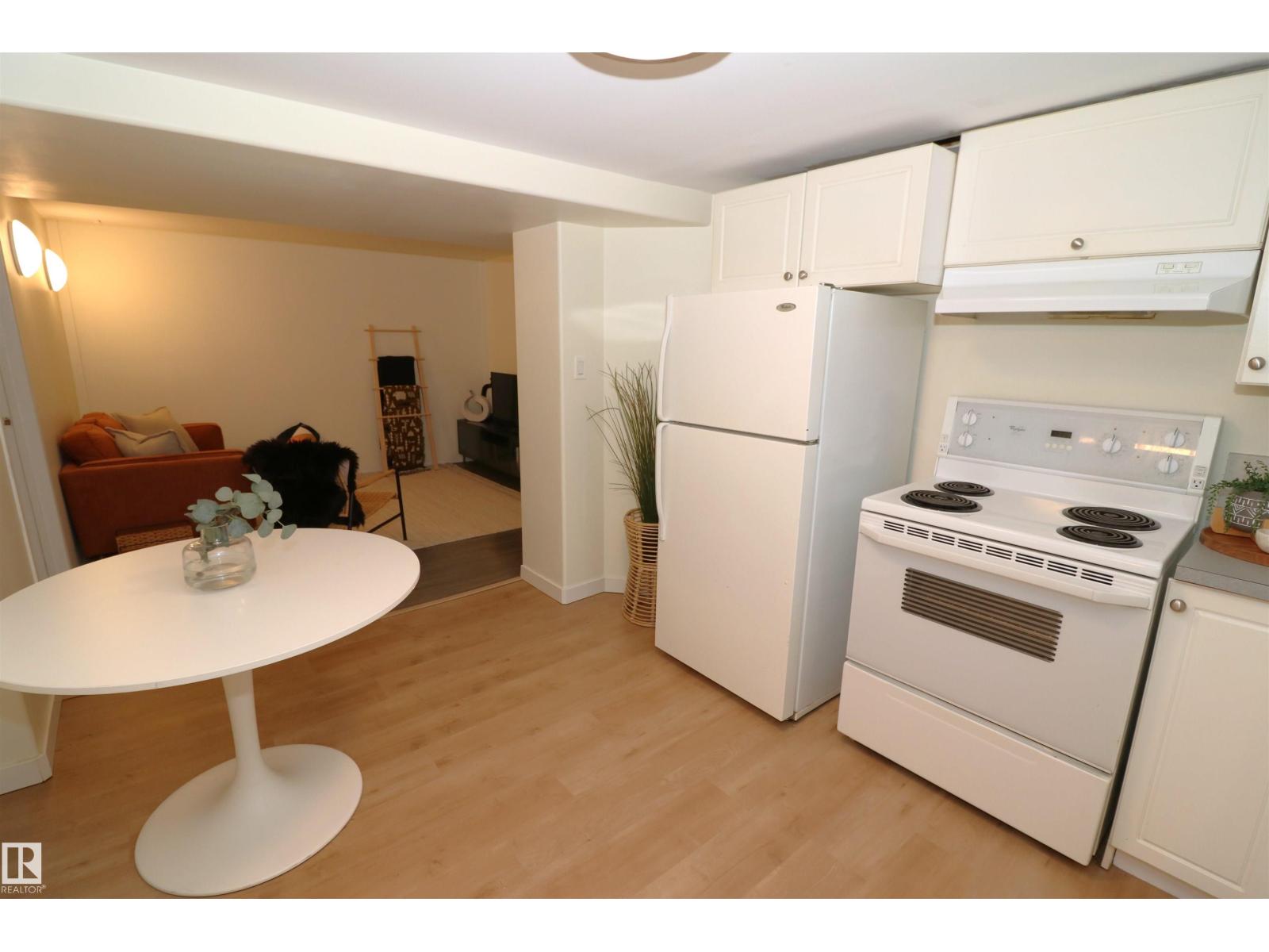 8620 79 ST NW - 43