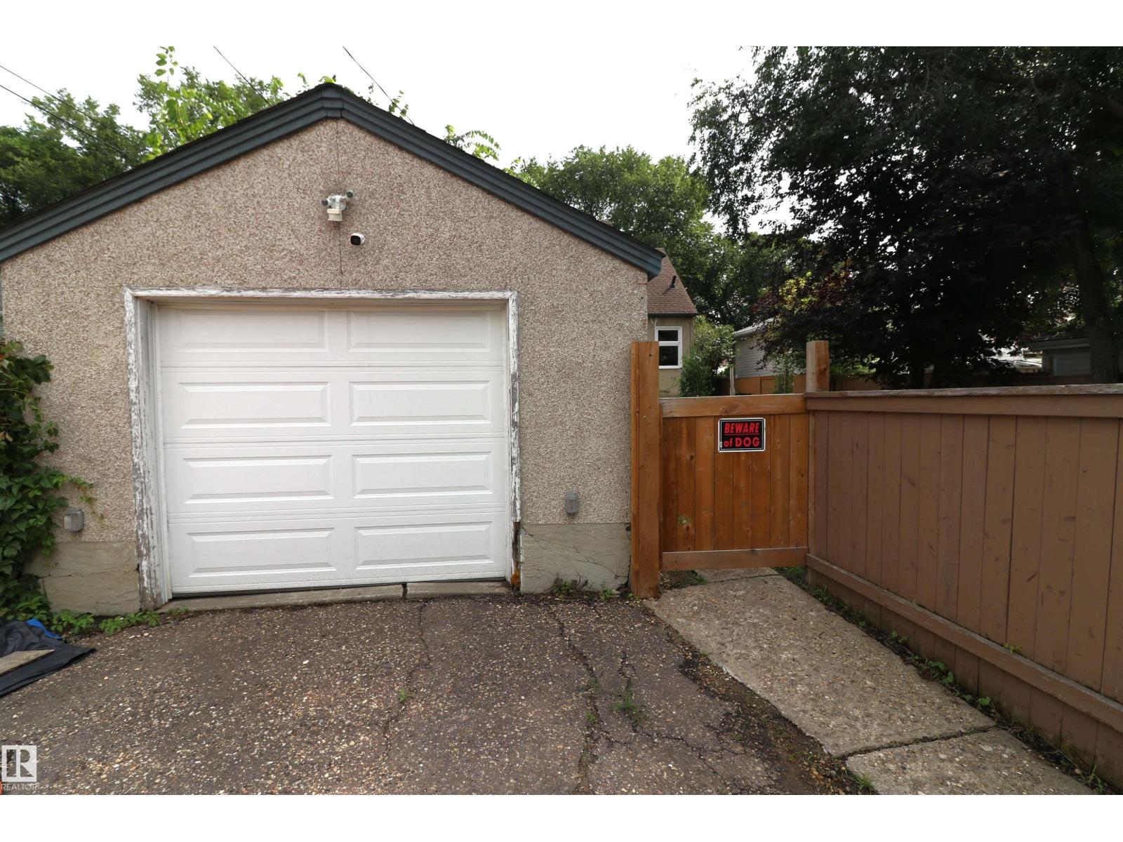 8620 79 ST NW - 63