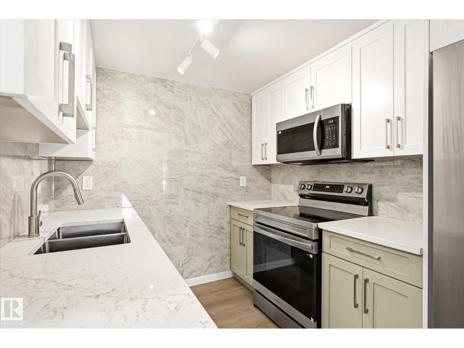 18439 66 AV NW - 11