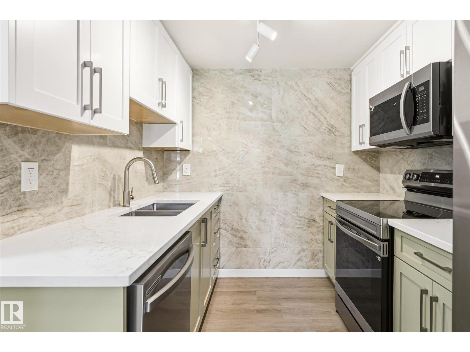 18439 66 AV NW - 12