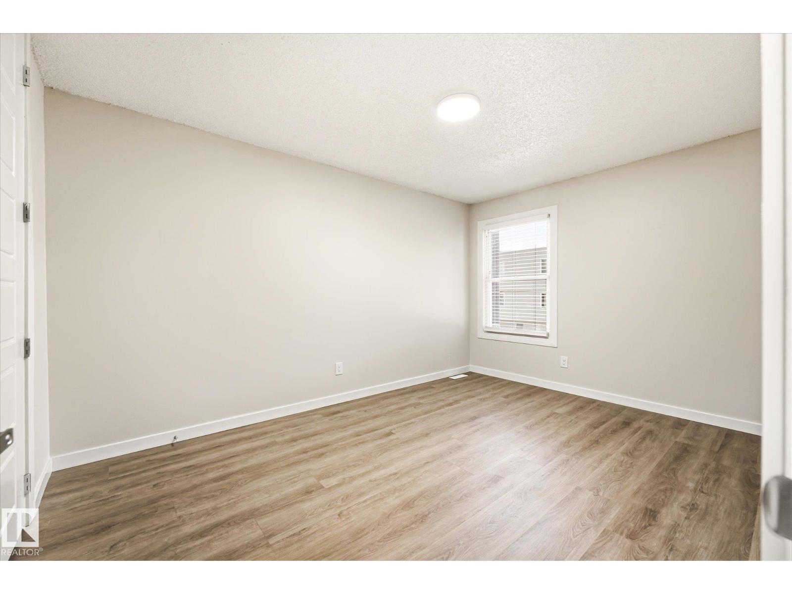 18439 66 AV NW - Image 18