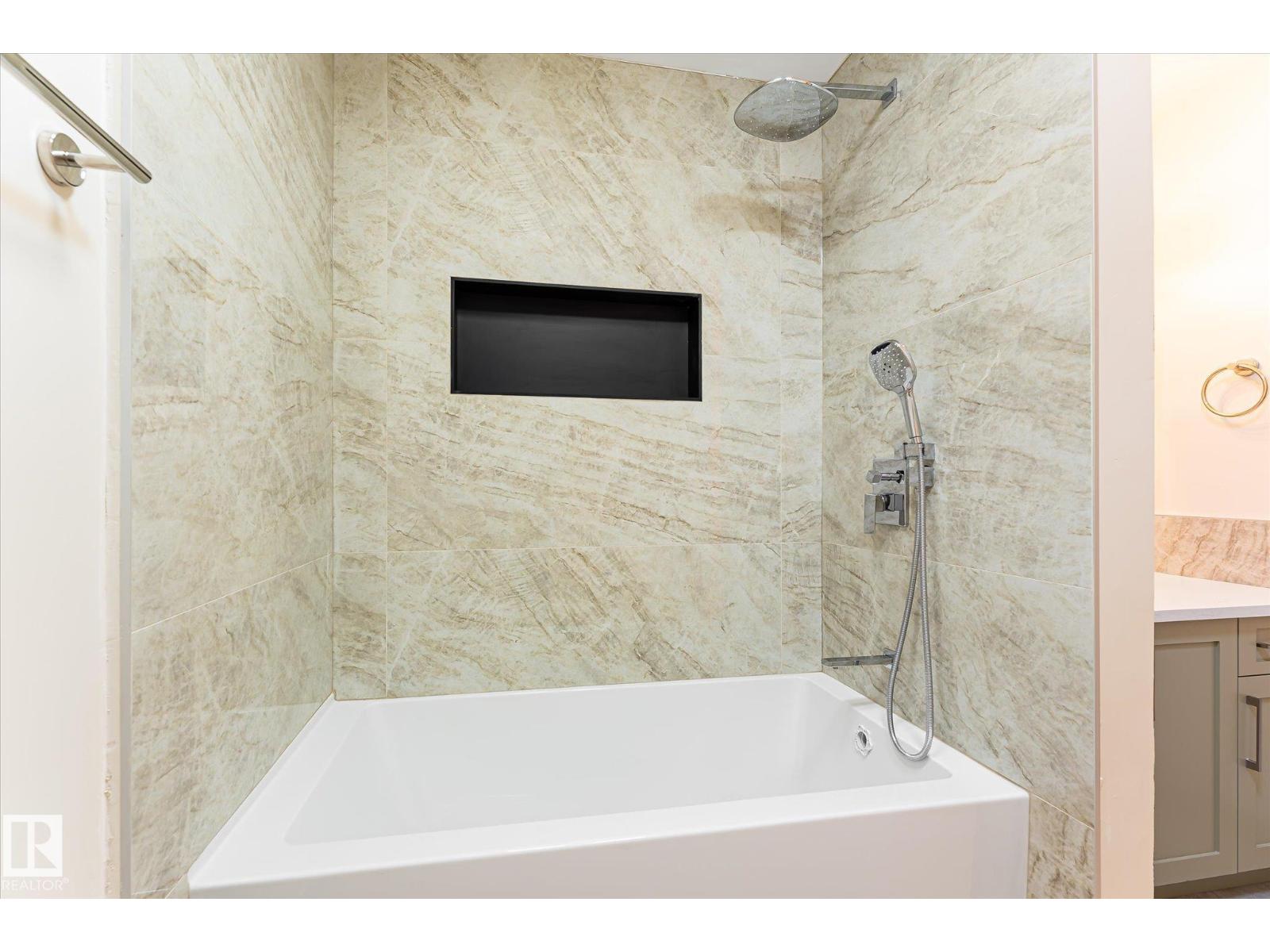 18439 66 AV NW - 29