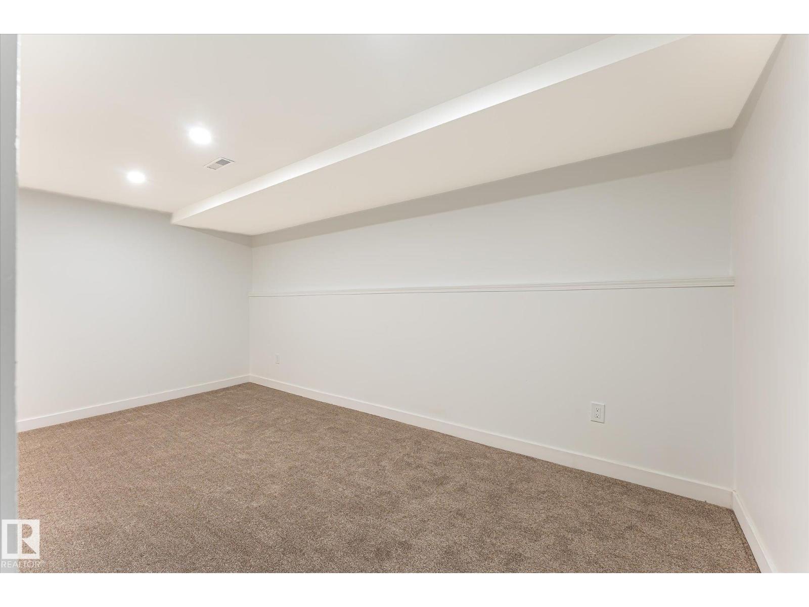 18439 66 AV NW - 32
