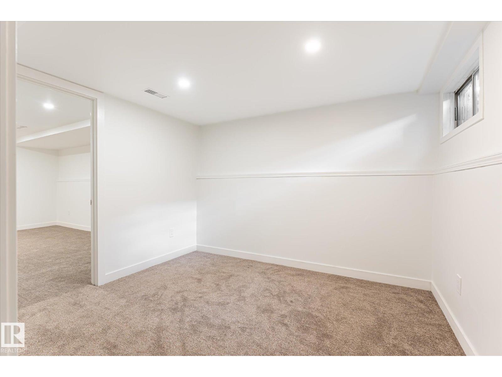 18439 66 AV NW - 35