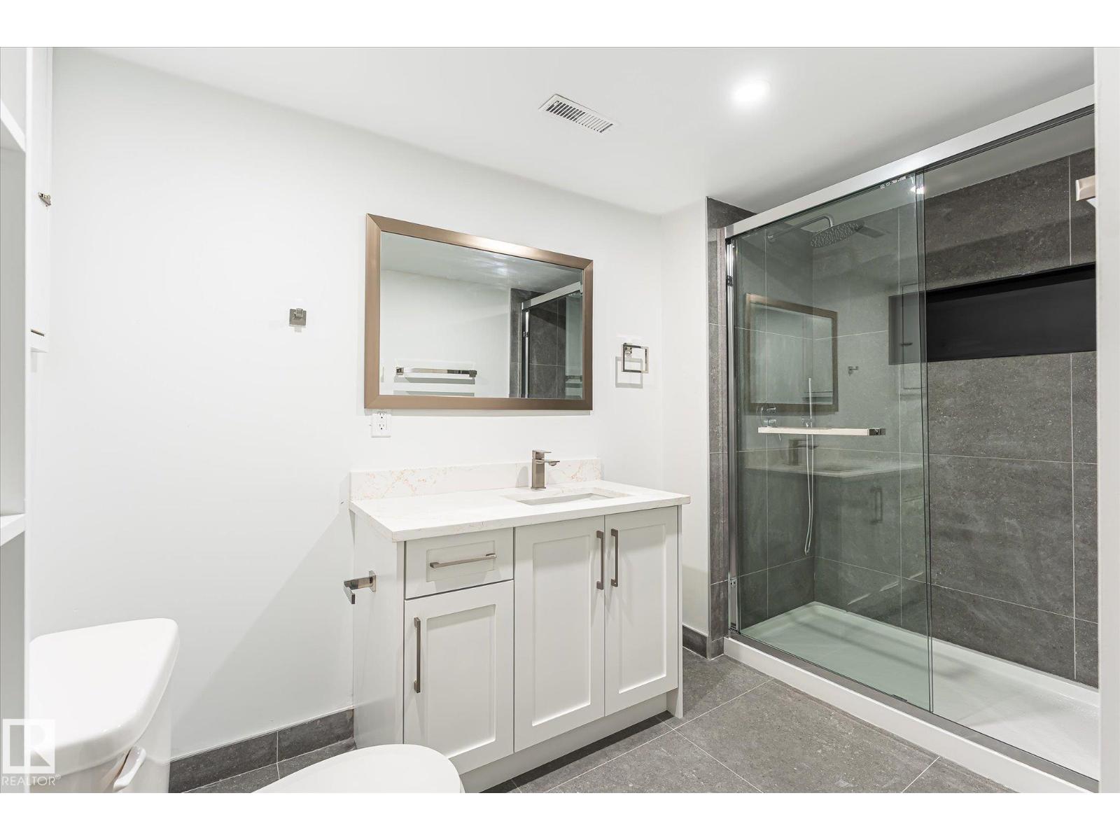 18439 66 AV NW - 38