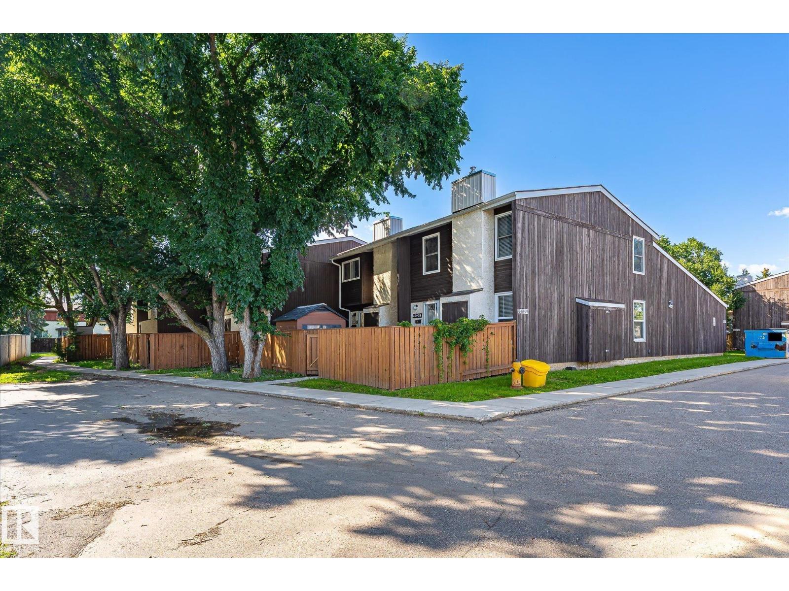 18439 66 AV NW - 42
