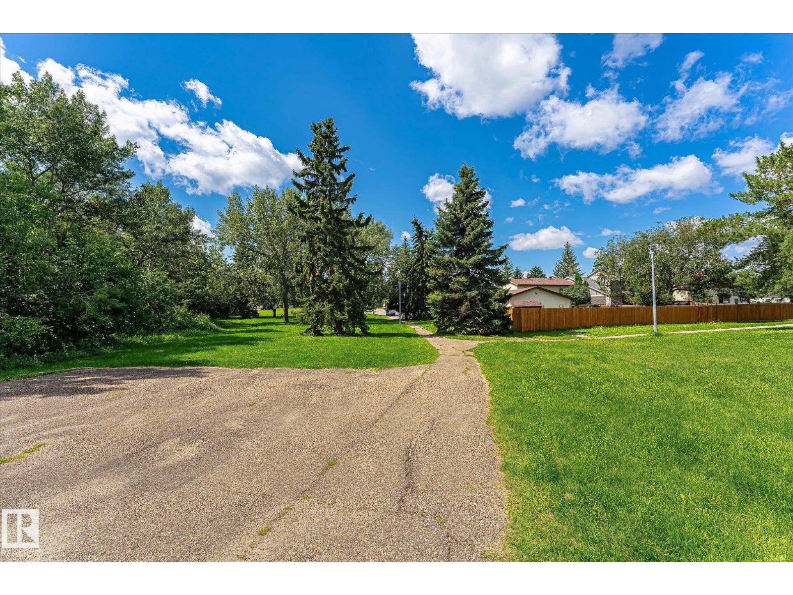 18439 66 AV NW - 44