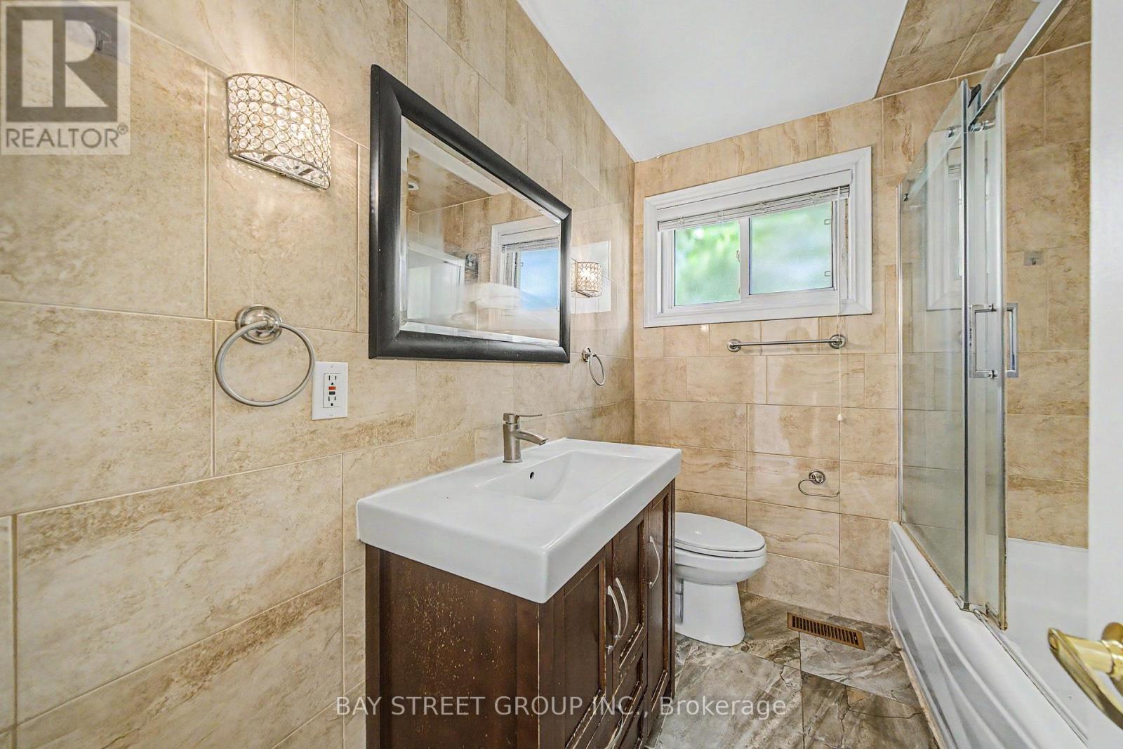 32 ALANADALE AVENUE - 17