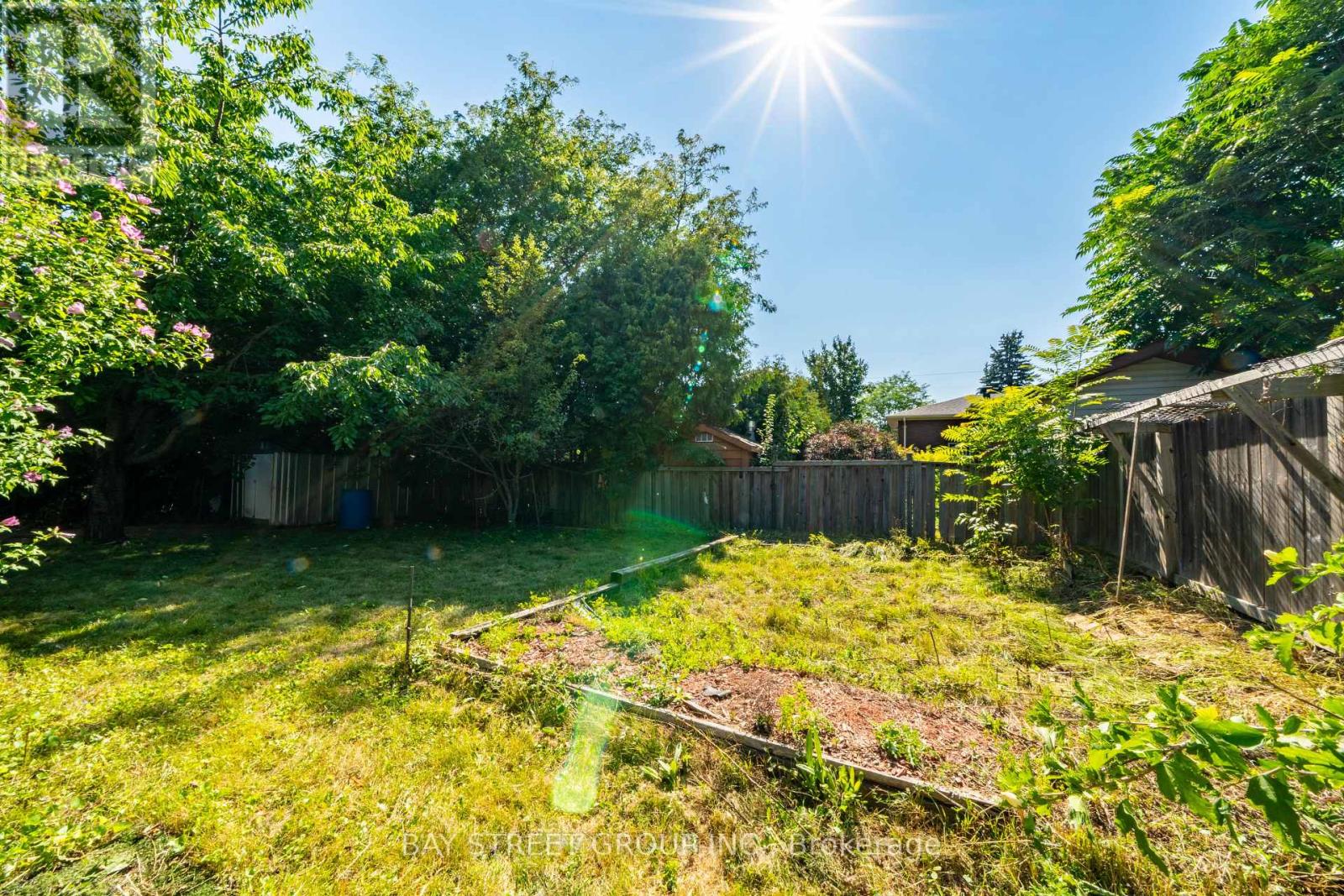 32 ALANADALE AVENUE - 42