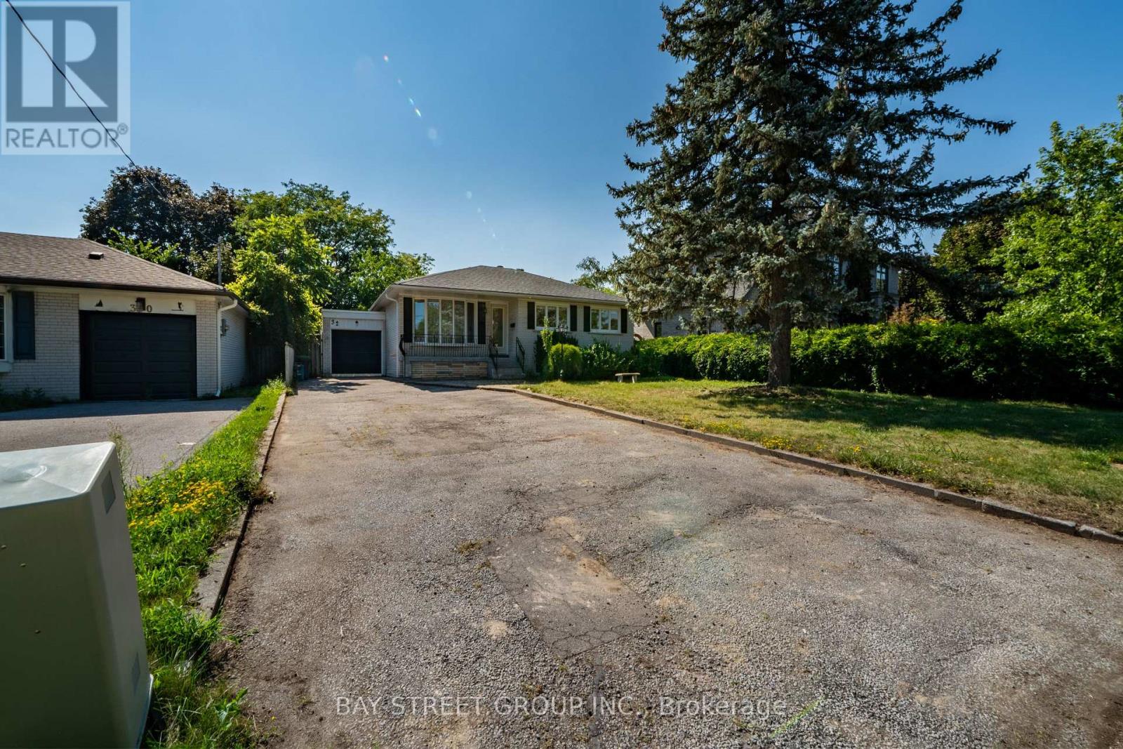 32 ALANADALE AVENUE - 43