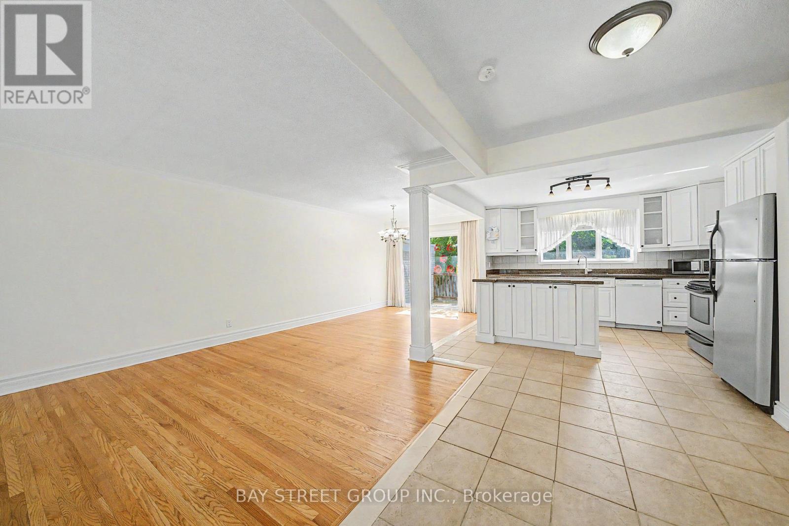 32 ALANADALE AVENUE - 8