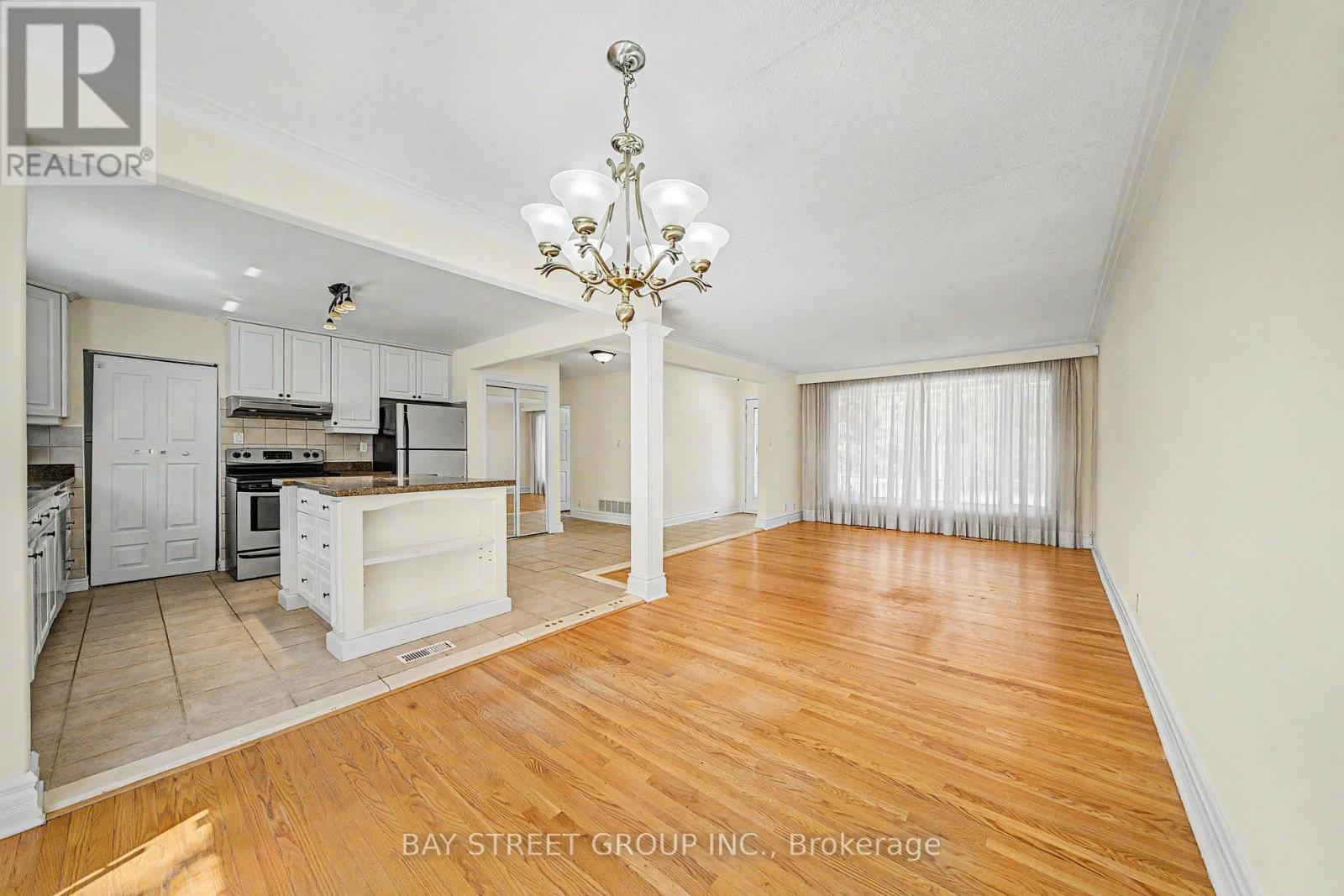 32 ALANADALE AVENUE - 9