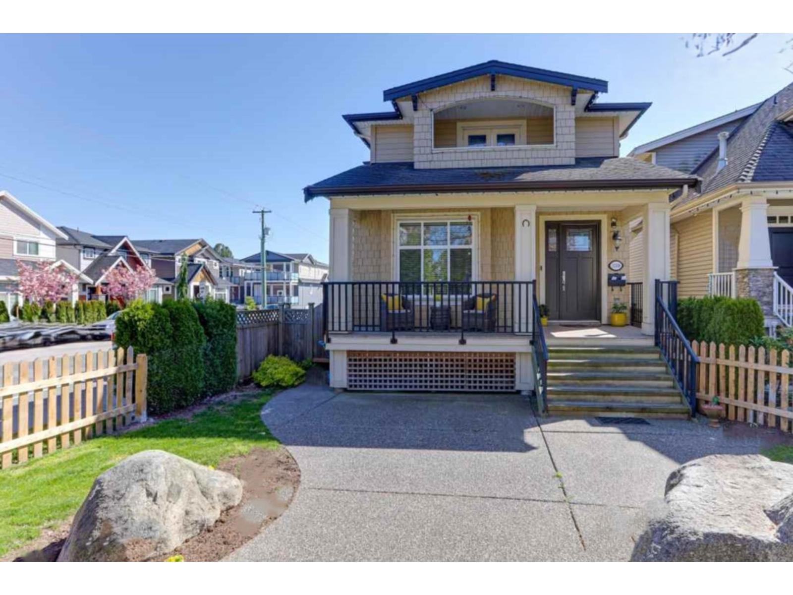 MAIN 15598 GOGGS AVENUE, Surrey — photo 3