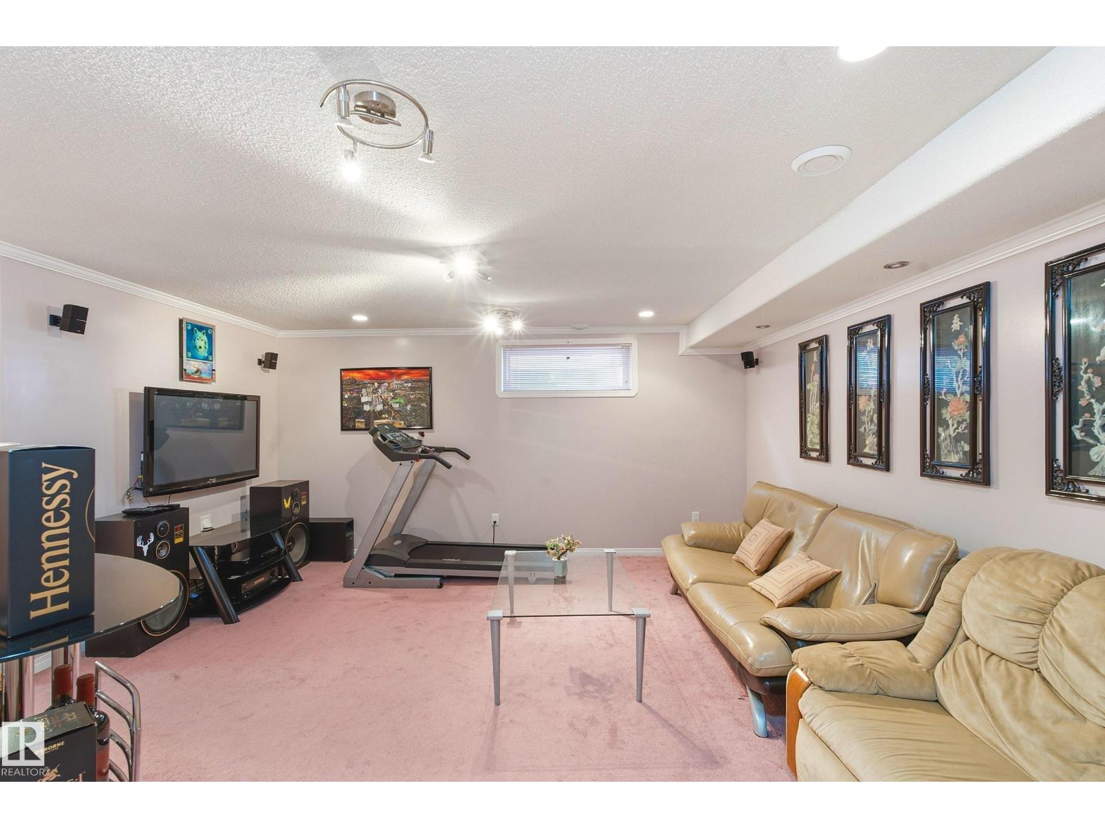 2806 31 ST NW - Image 35