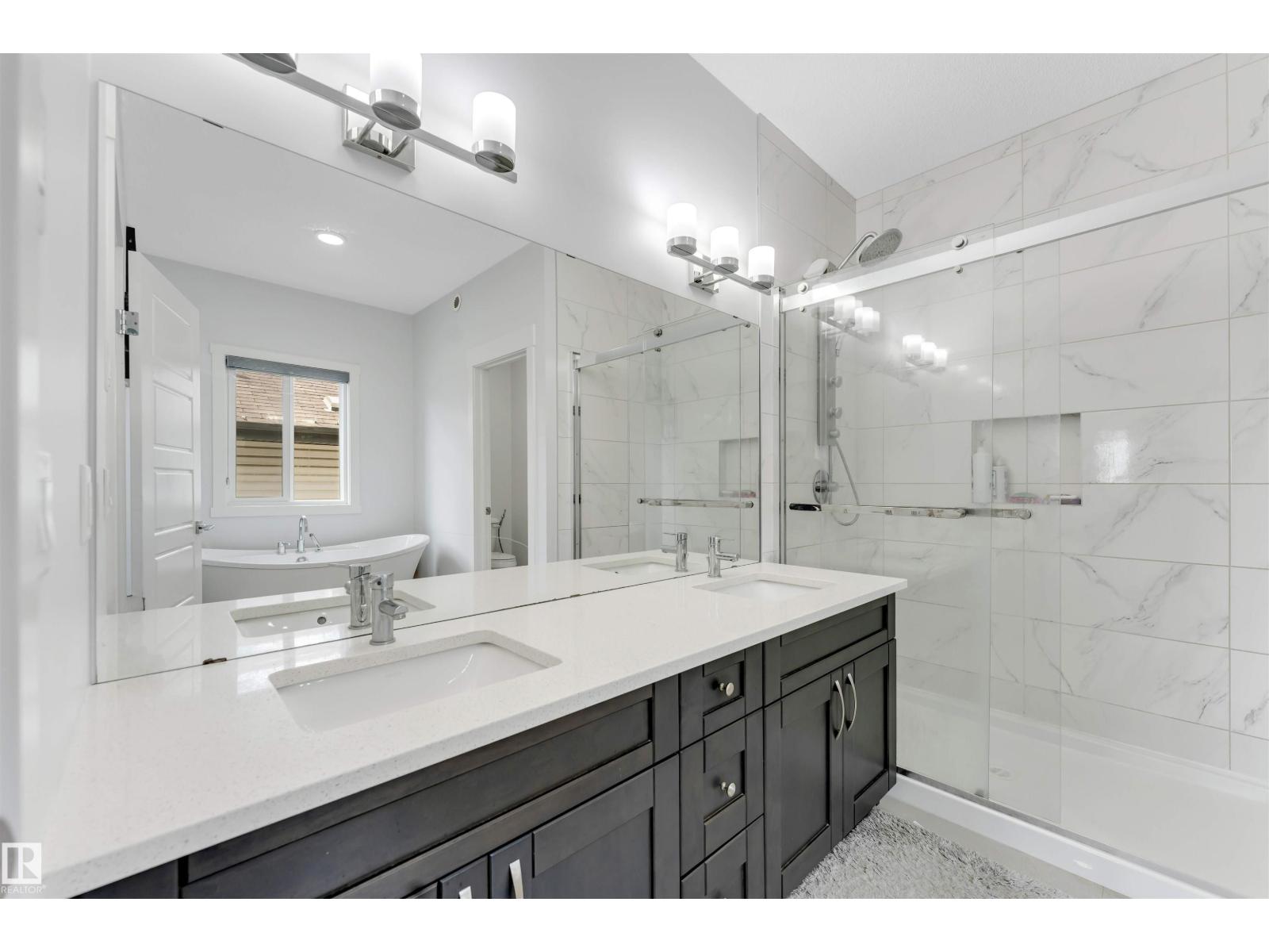 2912 12 AV NW - Image 33