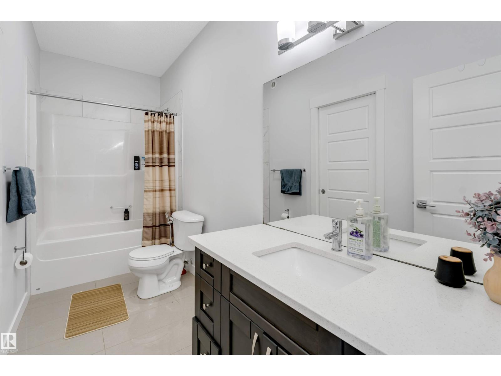 2912 12 AV NW - Image 35