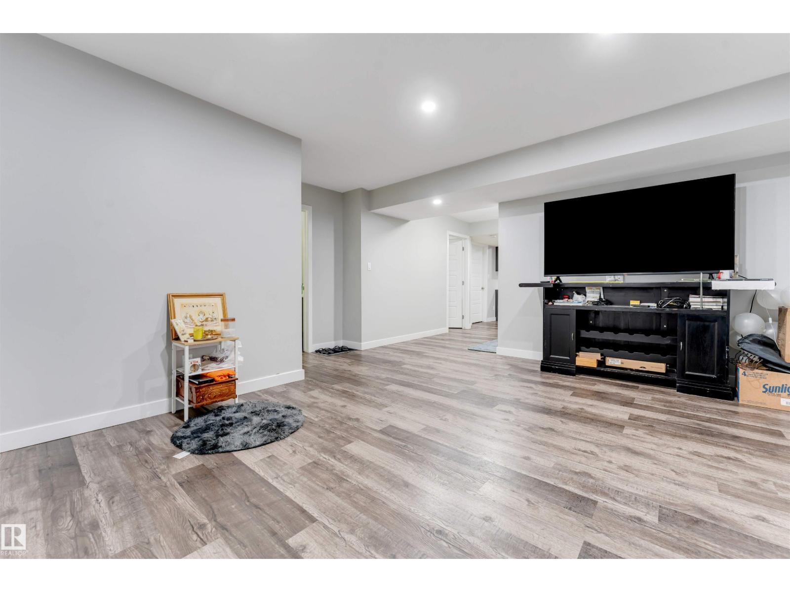 2912 12 AV NW - Image 39