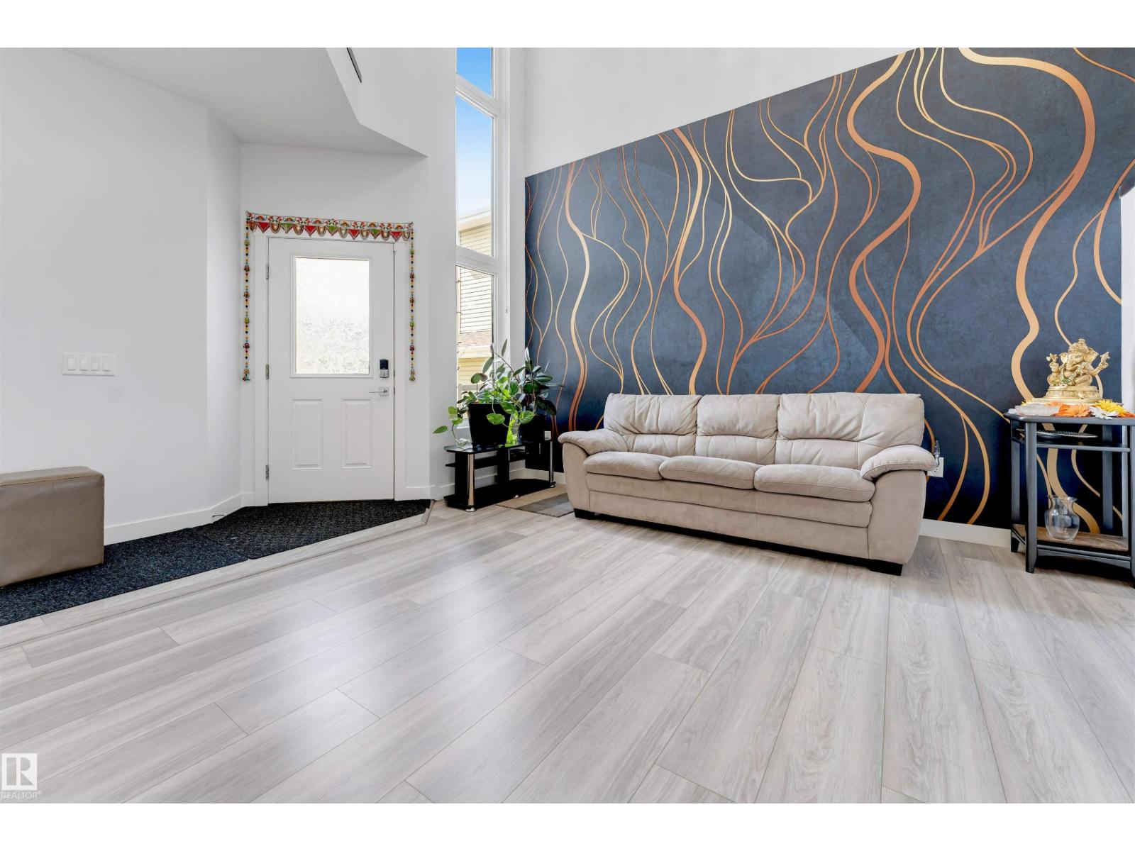2912 12 AV NW, Laurel, Edmonton photo 5