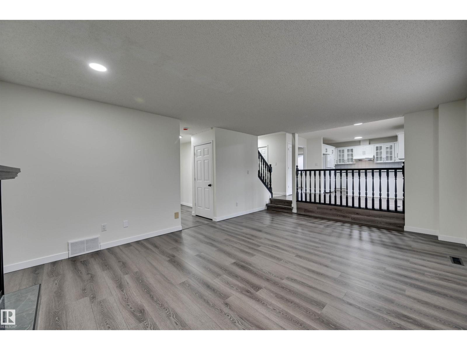 5507 179 ST NW - 21