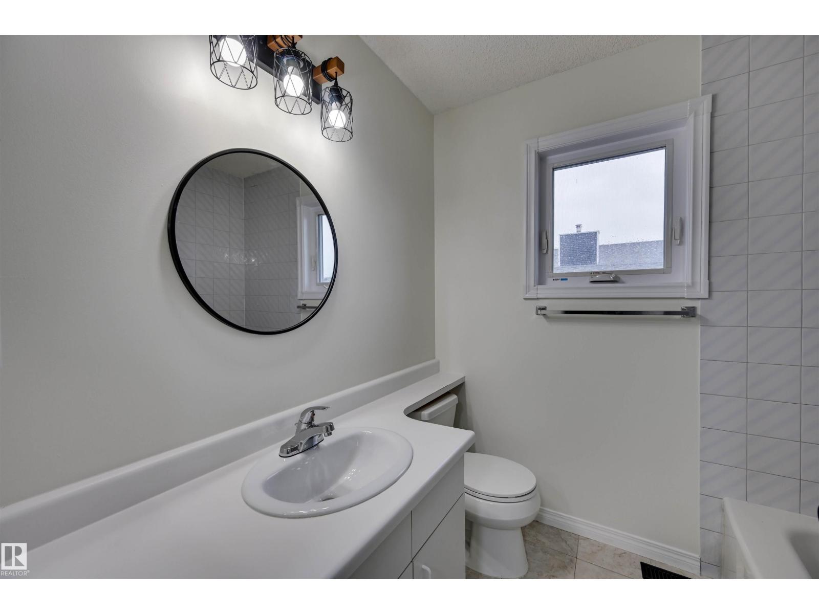 5507 179 ST NW - 35