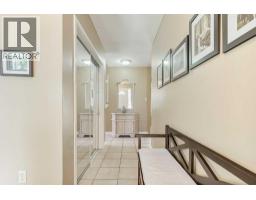 82 Sherwood Boulevard W - photo 3