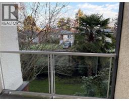 204 2045 Carrick St, Oak Bay, BC V8R2M5 Photo 14
