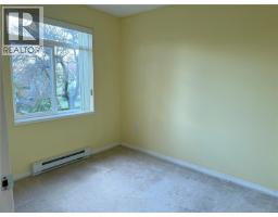 204 2045 Carrick St, Oak Bay, BC V8R2M5 Photo 15