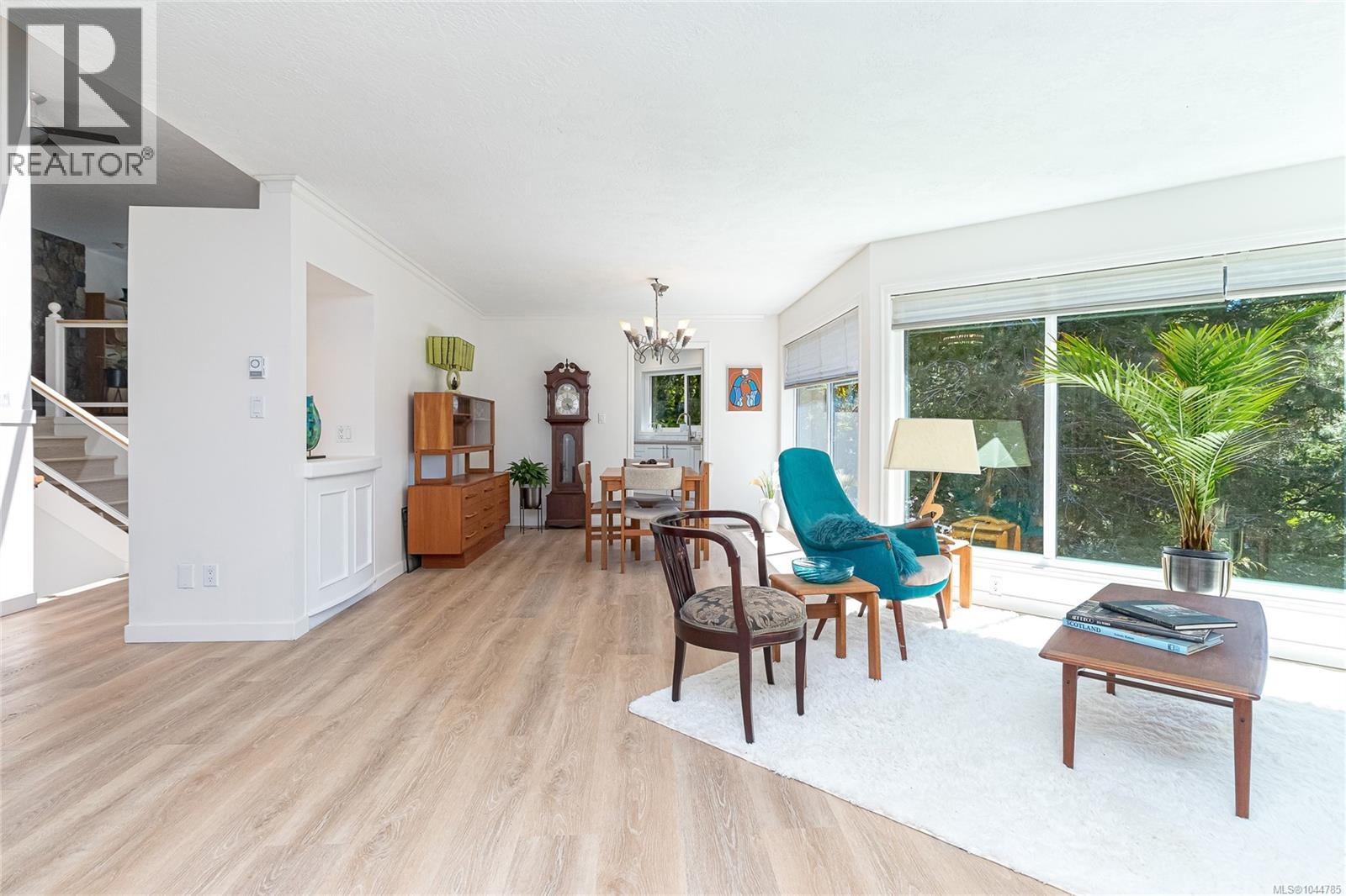 4468 Autumnwood Lane - Image 12