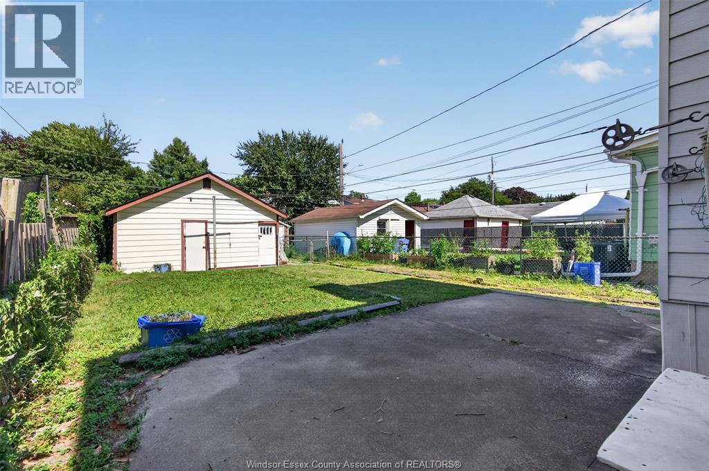 1342 Hall AVENUE - 35