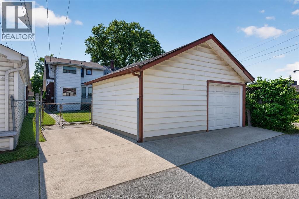 1342 Hall AVENUE - 39
