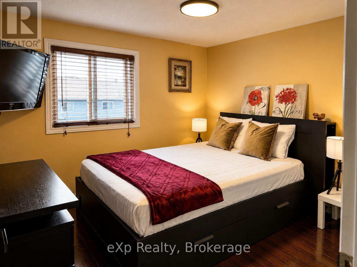 39 MATTERDALE AVENUE - Image 30