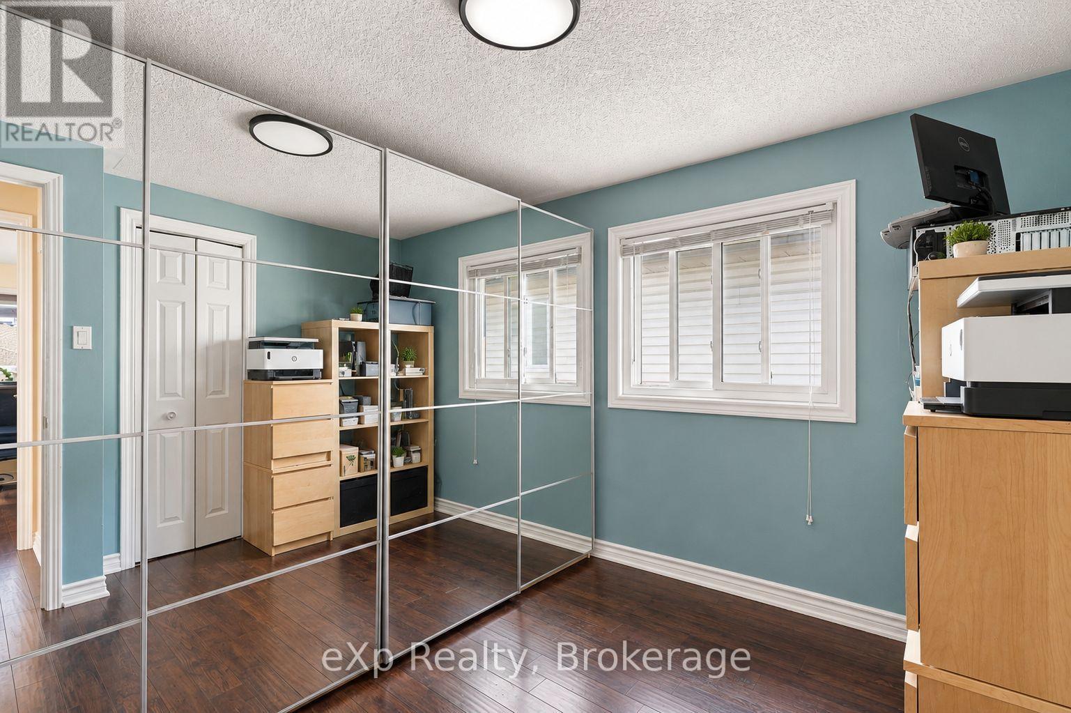 39 MATTERDALE AVENUE - Image 32
