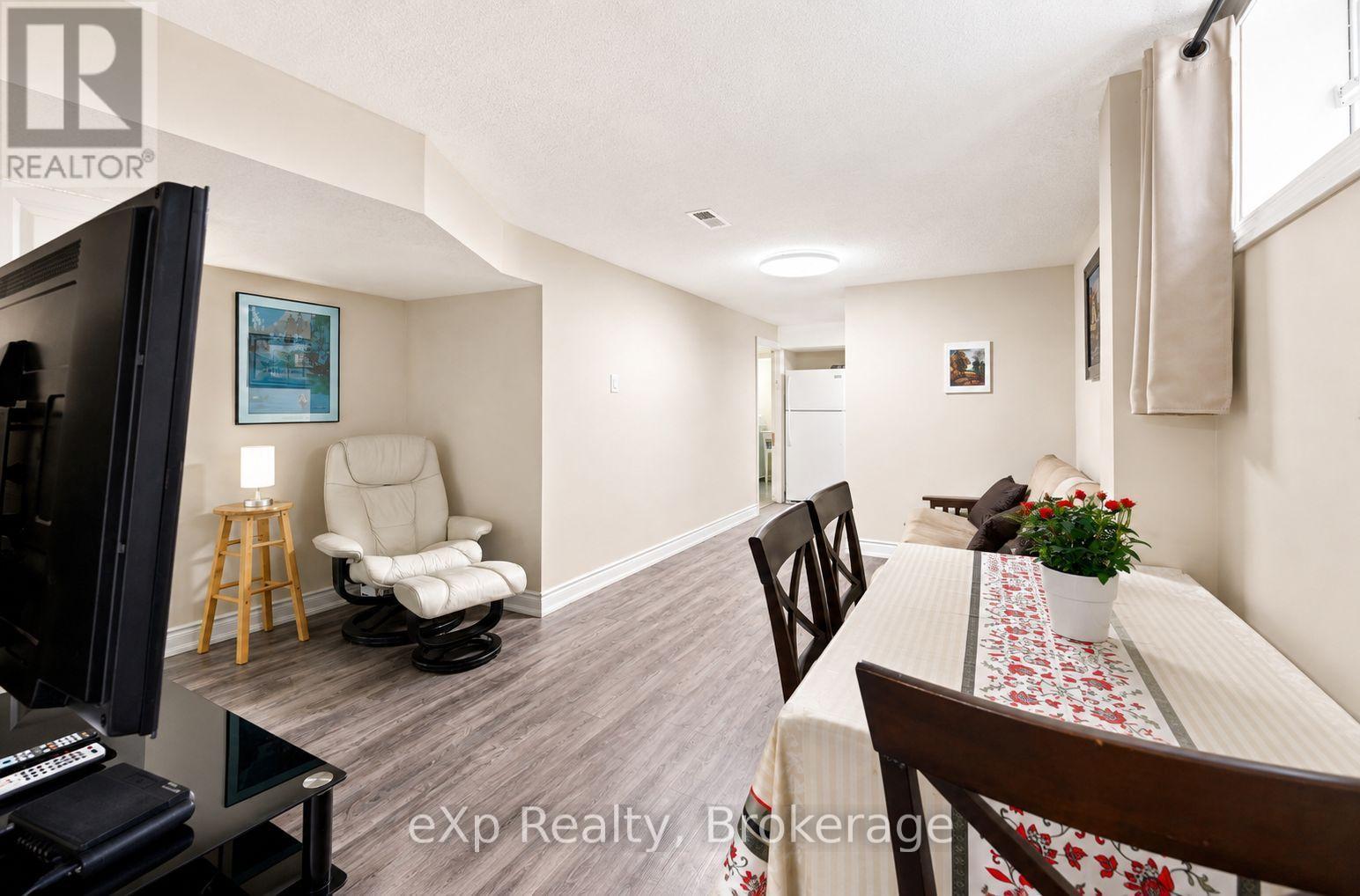 39 MATTERDALE AVENUE - Image 36