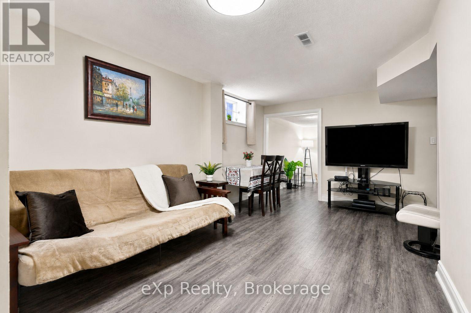 39 MATTERDALE AVENUE - Image 37