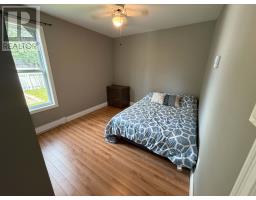 5 Davis Crescent thumbnail 8