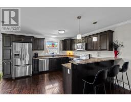 75 Spracklin Boulevard thumbnail 13