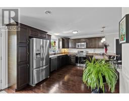75 Spracklin Boulevard thumbnail 14