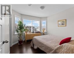 75 Spracklin Boulevard thumbnail 25
