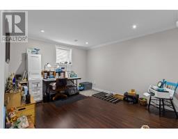 75 Spracklin Boulevard thumbnail 35