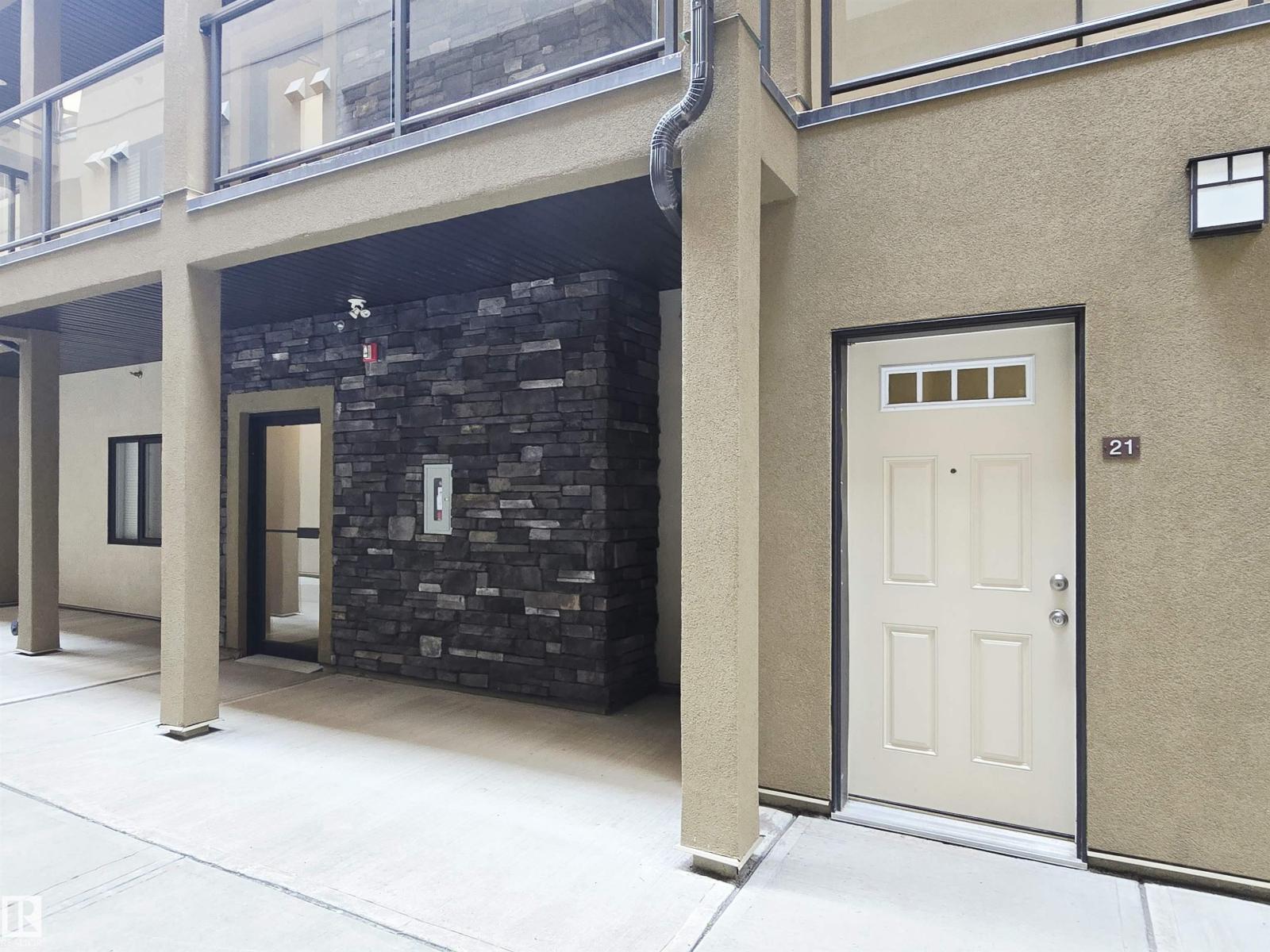 #21 11518 76 AV NW - 11