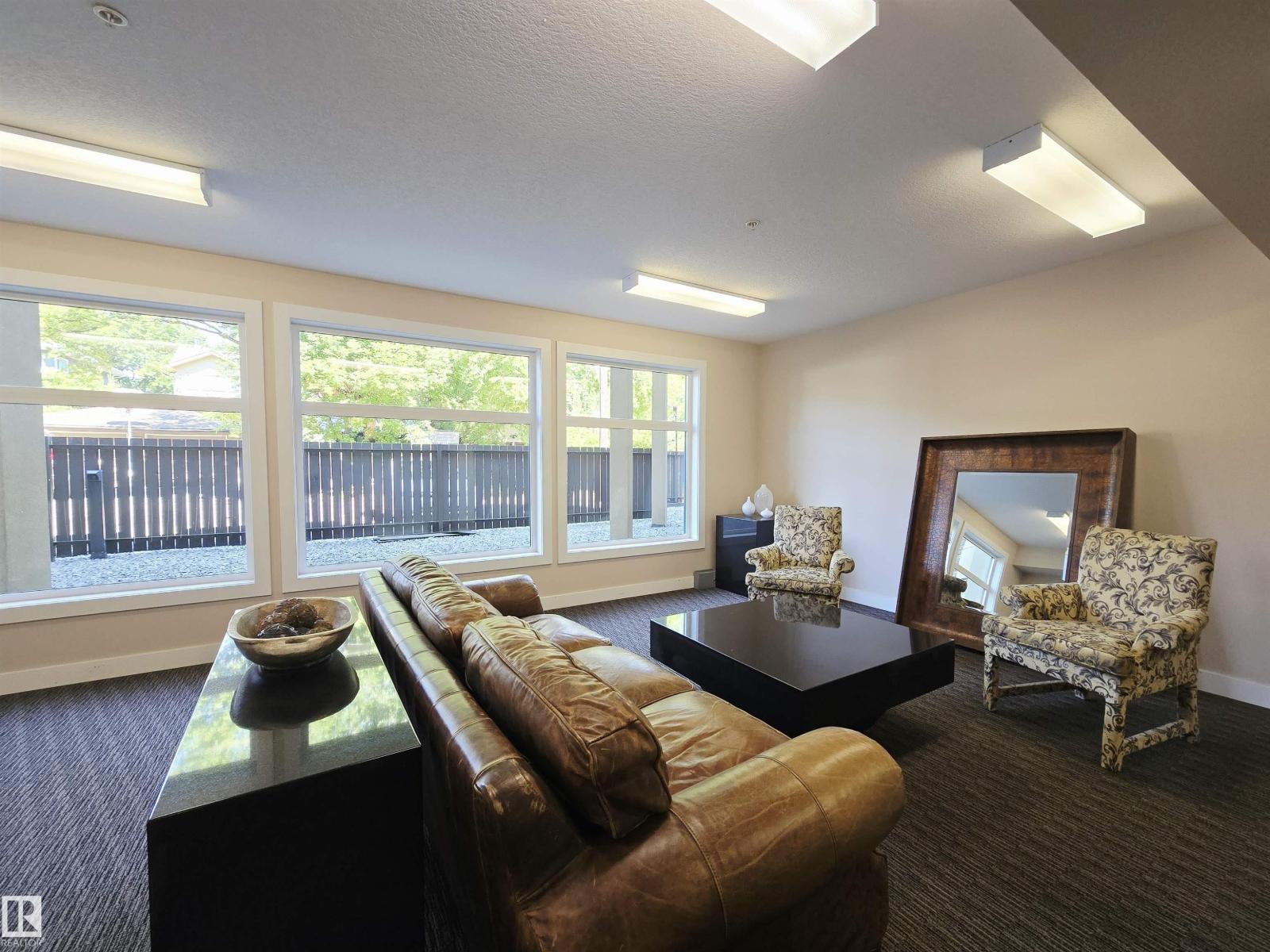 #21 11518 76 AV NW - 45
