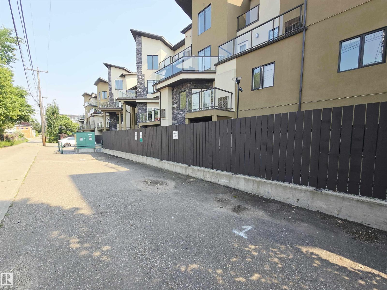 #21 11518 76 AV NW - 58