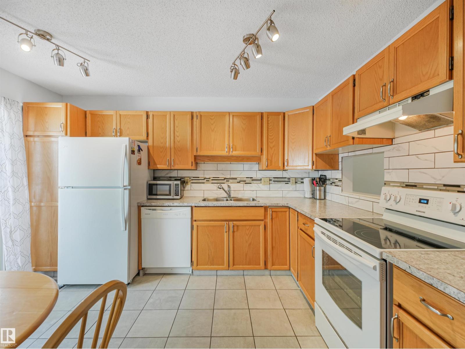 5749 189 ST NW - Image 10