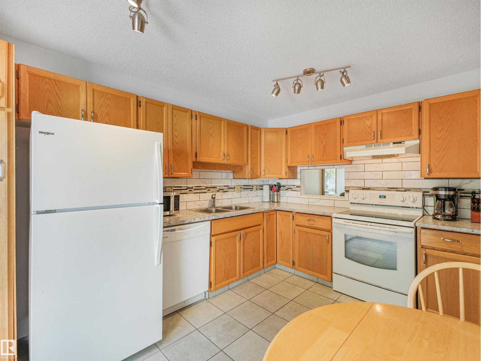 5749 189 ST NW - Image 12