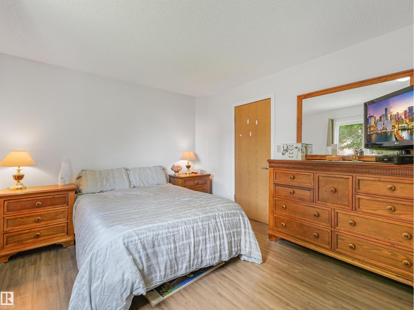 5749 189 ST NW - Image 14