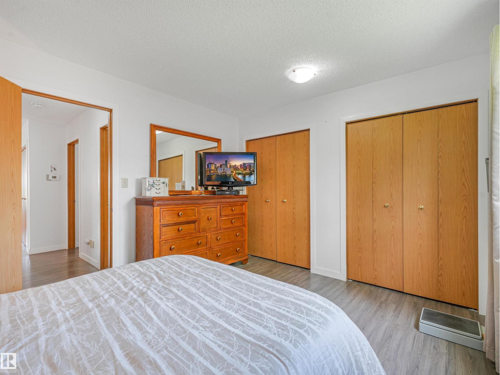 5749 189 ST NW - Image 15