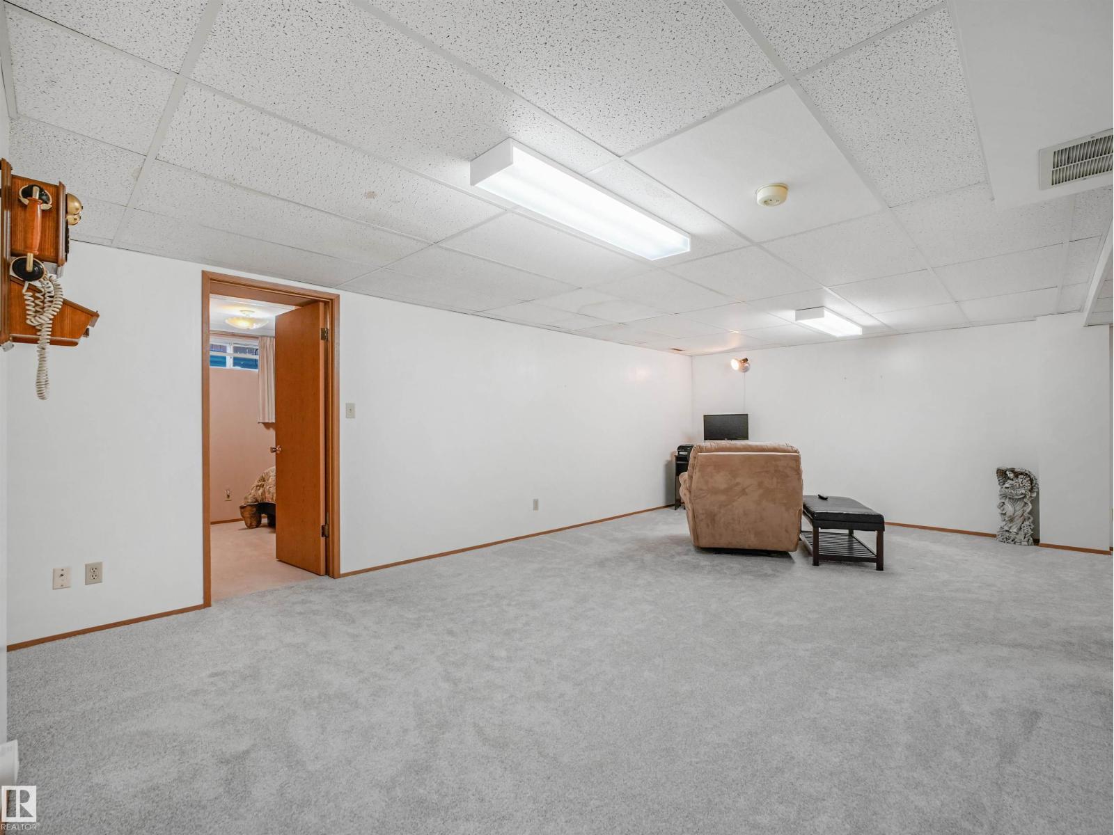 5749 189 ST NW - Image 23