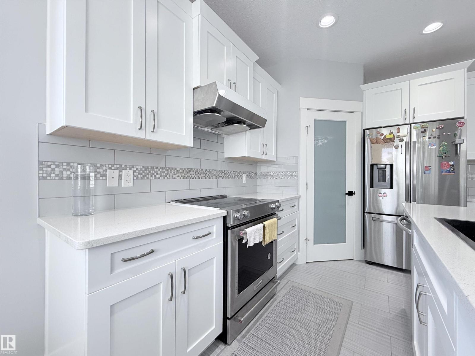8719 218 ST NW - 7