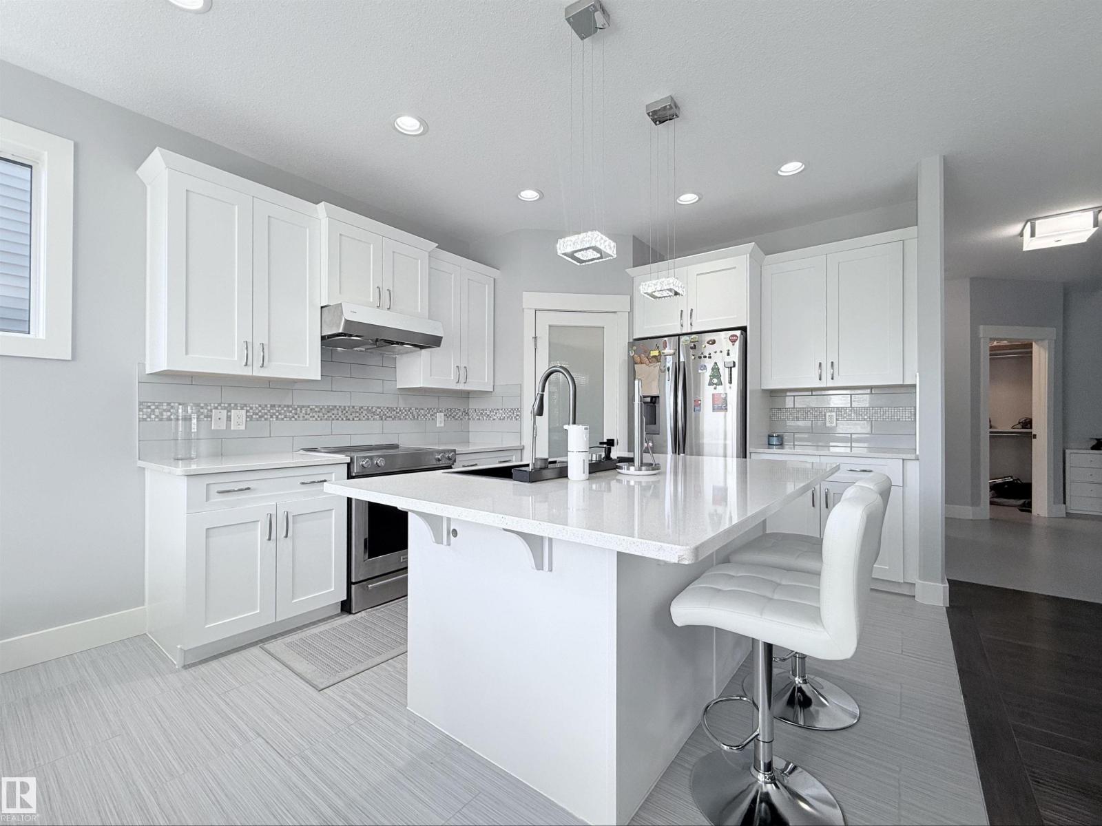 8719 218 ST NW - 8