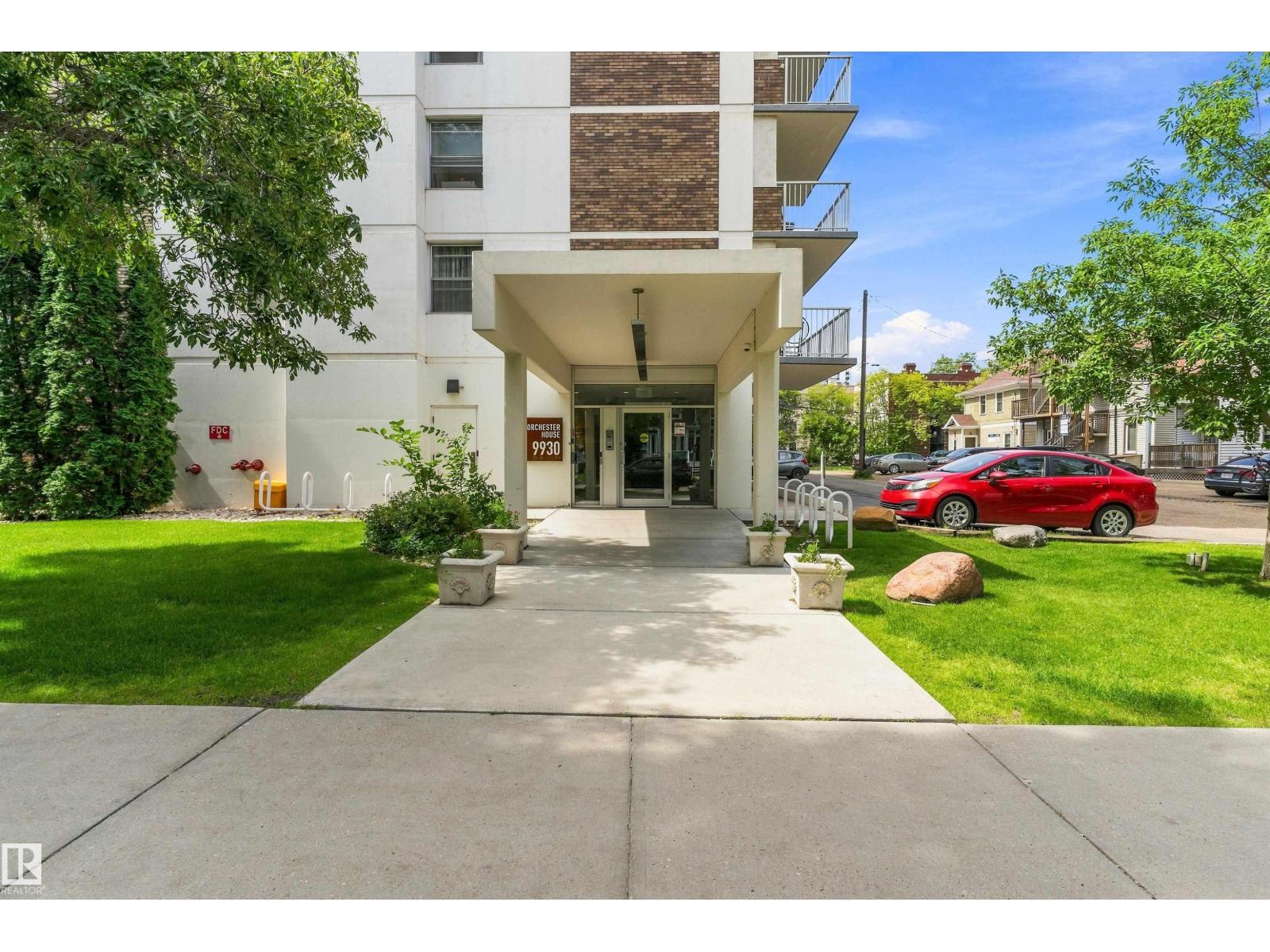 #706 9930 113 ST NW - 2